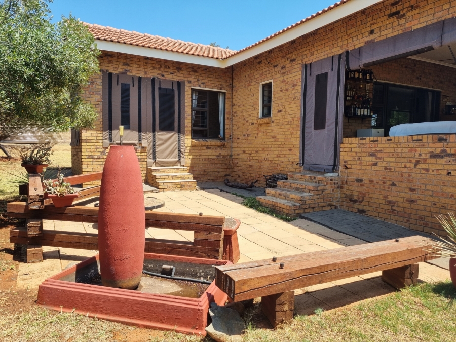 3 Bedroom Property for Sale in Buffelspoort Eco Estate North West